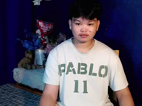 Snapshot of Reynelcock chatting on 11.07.25 Reynelcock online show from 11.07.25