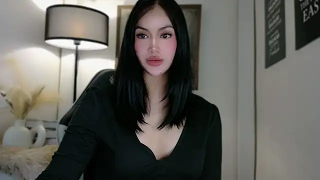 Snapshot of anna_lala7 chatting on 10.31.25 anna lala7 online show from 10.31.25