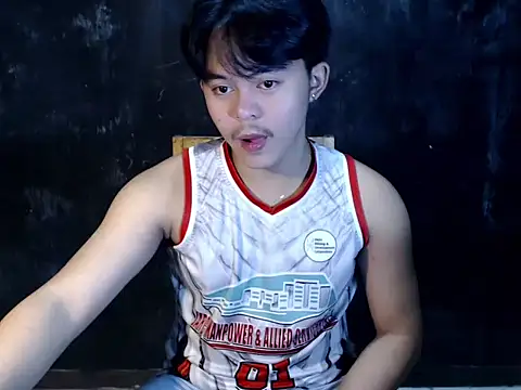 Snapshot of urguy_toshi chatting on 09.28.25 urguy toshi online show from 09.28.25