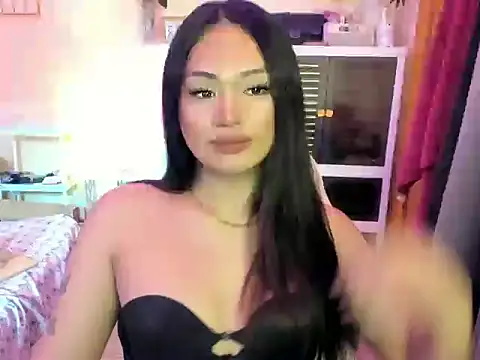 Snapshot of urluscious_russel chatting on 10.22.25 urluscious russel online show from 10.22.25