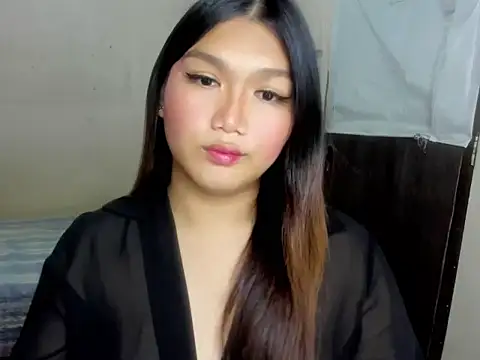 Snapshot of Lou_heart chatting on 10.11.25 Lou heart online show from 10.11.25