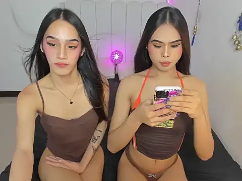 Snapshot of Aliyah_Bucks chatting on 10.11.25 Aliyah Bucks online show from 10.11.25