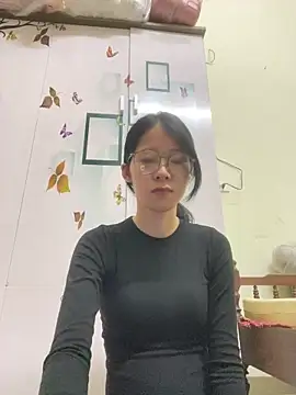 Snapshot of meomeo2k6 chatting on 10.25.25 meomeo2k6 online show from 10.25.25