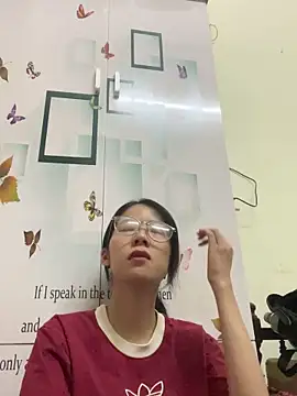 Snapshot of meomeo2k6 chatting on 10.29.25 meomeo2k6 online show from 10.29.25