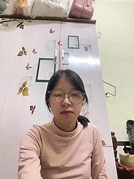 Snapshot of meomeo2k6 chatting on 11.13.25 meomeo2k6 online show from 11.13.25