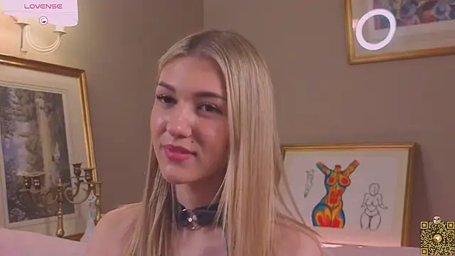 Snapshot of BeatrixGummer chatting on 10.01.25 BeatrixGummer online show from 10.01.25