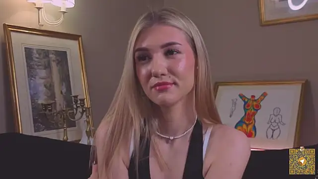 Snapshot of BeatrixGummer chatting on 10.03.25 BeatrixGummer online show from 10.03.25