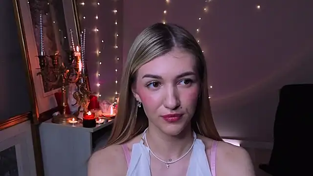 Snapshot of BeatrixGummer chatting on 11.05.25 BeatrixGummer online show from 11.05.25