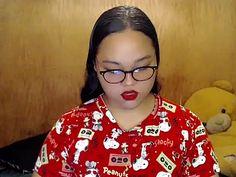 Snapshot of _Lylia chatting on 11.03.25 Lylia online show from 11.03.25