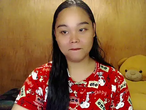 Snapshot of _Lylia chatting on 11.11.25 Lylia online show from 11.11.25