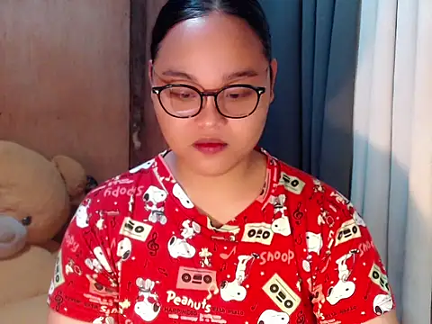 Snapshot of _Lylia chatting on 11.14.25 Lylia online show from 11.14.25