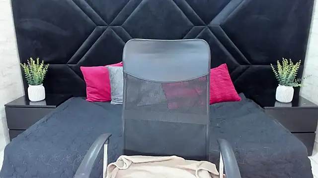 Dantzel  online show from 01.08.26