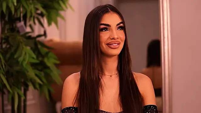 Snapshot of KendalJolly chatting on 10.30.25 KendalJolly online show from 10.30.25