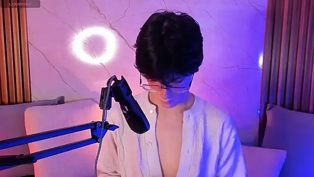 luixdust  online show from 09.28.25