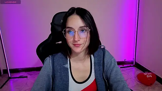 MiaLozanox online show from 09.30.25