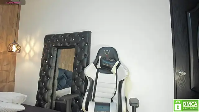 Snapshot of Sofia__watson chatting on 10.21.25 Sofia watson online show from 10.21.25