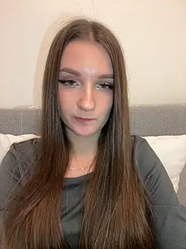 AdelinaEmber online show from 11.14.25