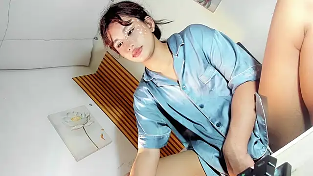 Snapshot of Ts_morena chatting on 10.30.25 Ts morena online show from 10.30.25