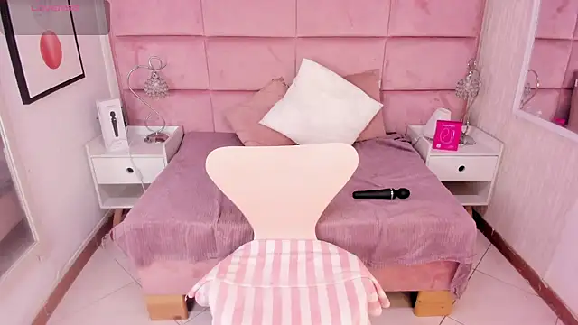 Janah Myers online show from 10.14.25