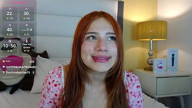 Snapshot of Solara- chatting on 10.06.25 Solara- online show from 10.06.25