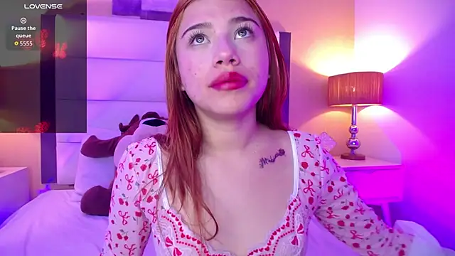 Snapshot of Solara- chatting on 11.01.25 Solara- online show from 11.01.25