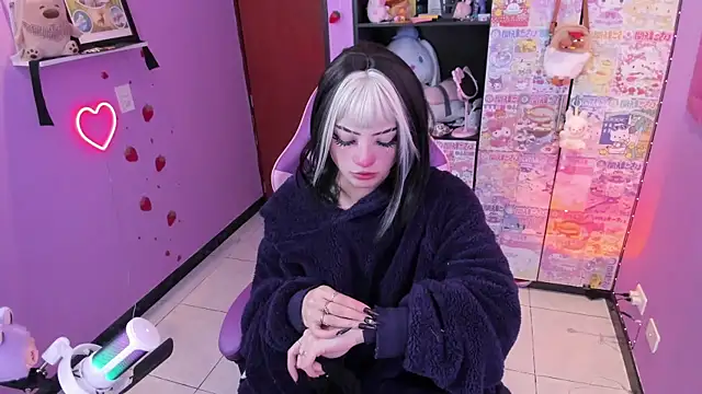 Snapshot of Vero_Osb_ chatting on 09.17.25 Vero Osb online show from 09.17.25