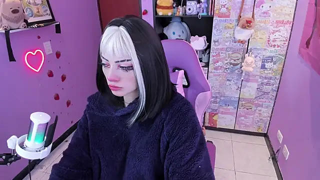 Snapshot of Vero_Osb_ chatting on 09.30.25 Vero Osb online show from 09.30.25