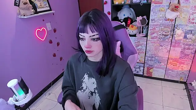 Snapshot of Vero_Osb_ chatting on 10.07.25 Vero Osb online show from 10.07.25