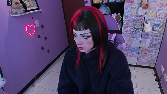 Snapshot of Vero_Osb_ chatting on 10.08.25 Vero Osb online show from 10.08.25