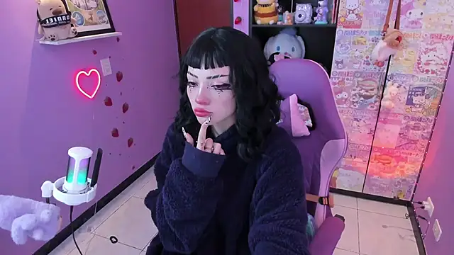 Snapshot of Vero_Osb_ chatting on 10.26.25 Vero Osb online show from 10.26.25