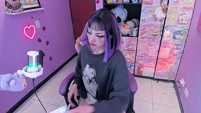 Snapshot of Vero_Osb_ chatting on 11.19.25 Vero Osb online show from 11.19.25