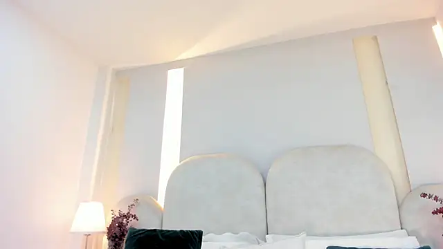 SalomeeBell online show from 11.12.25