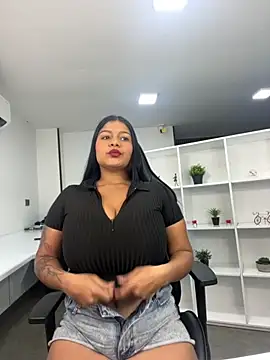 Snapshot of megan_bigboobs_ chatting on 09.24.25 megan bigboobs online show from 09.24.25