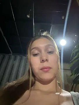 Snapshot of Nikii__ chatting on 04.25.26 Nikii online show from 04.25.26