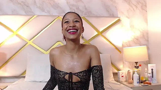 Snapshot of LorenBeiker- chatting on 09.18.25 LorenBeiker- online show from 09.18.25