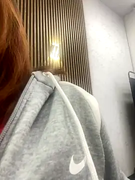 Snapshot of LorenBeiker- chatting on 10.08.25 LorenBeiker- online show from 10.08.25