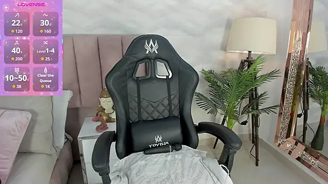 Snapshot of _Im_genesis_ chatting on 10.30.25 Im genesis online show from 10.30.25