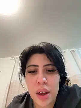 Snapshot of Draculona-666 chatting on 10.17.25 Draculona-666 online show from 10.17.25