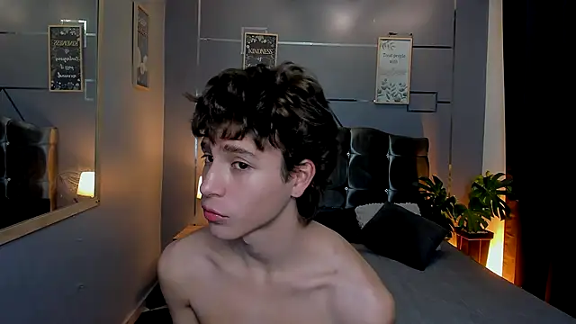 Christopher 77 online show from 10.17.25