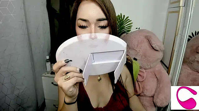 Snapshot of janecomander chatting on 10.18.25 janecomander online show from 10.18.25