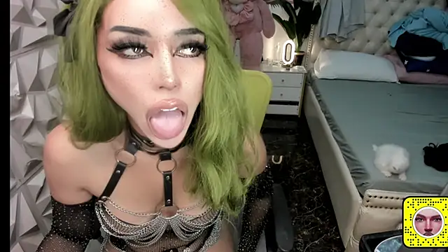 Snapshot of janecomander chatting on 11.04.25 janecomander online show from 11.04.25