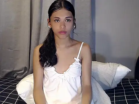 Snapshot of urcurlydiva chatting on 01.06.26 urcurlydiva online show from 01.06.26