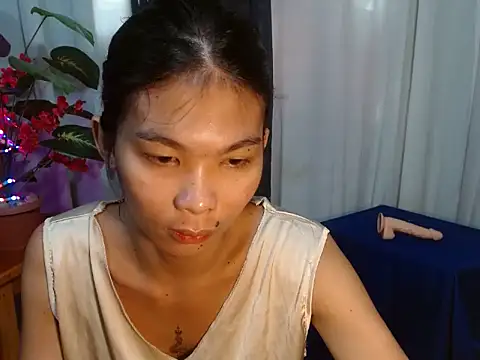 Snapshot of laura_leeforever chatting on 06.29.26 laura leeforever online show from 06.29.26