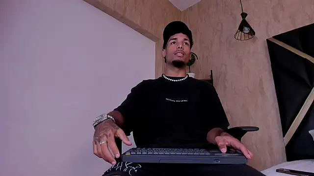 Thiagoferreti online show from 10.21.25