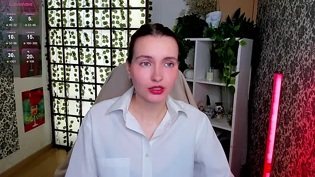 Elis Cherry online show from 10.20.25