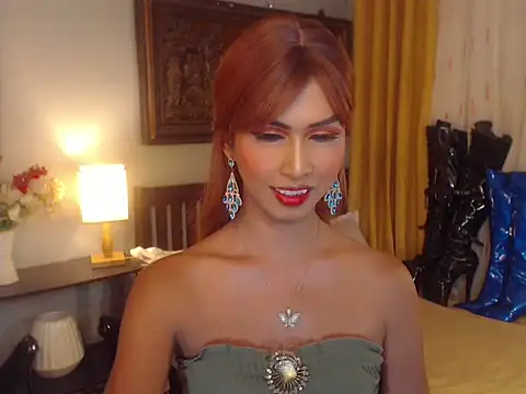 Snapshot of Nathalieheartt chatting on 09.25.25 Nathalieheartt online show from 09.25.25