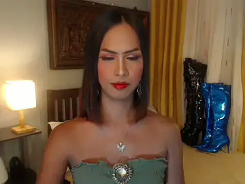 Snapshot of Nathalieheartt chatting on 10.13.25 Nathalieheartt online show from 10.13.25