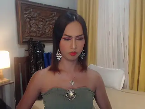 Snapshot of Nathalieheartt chatting on 10.24.25 Nathalieheartt online show from 10.24.25