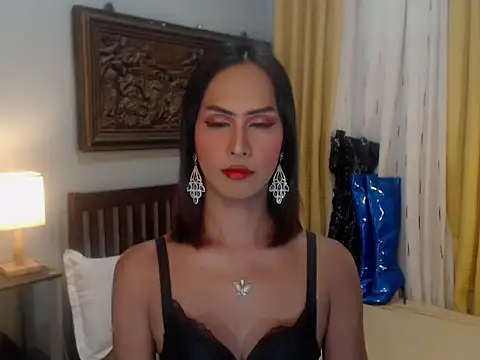 Snapshot of Nathalieheartt chatting on 11.05.25 Nathalieheartt online show from 11.05.25