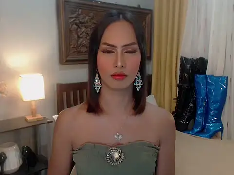 Snapshot of Nathalieheartt chatting on 11.12.25 Nathalieheartt online show from 11.12.25